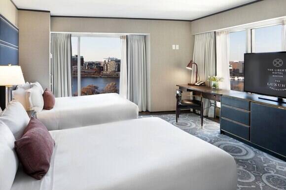 Grand Deluxe Larger Two Queen Room River View Corner Room