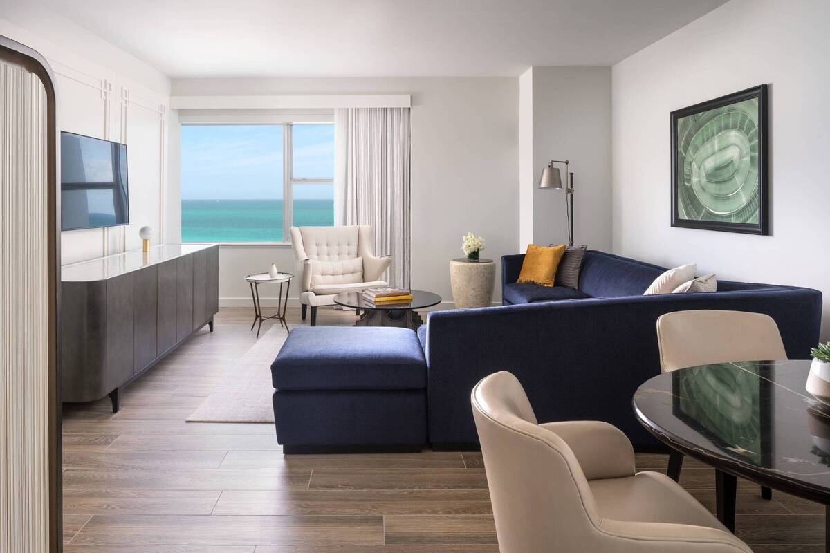 Club Oceanfront One Bedroom Suite, High Floor, Balcony
