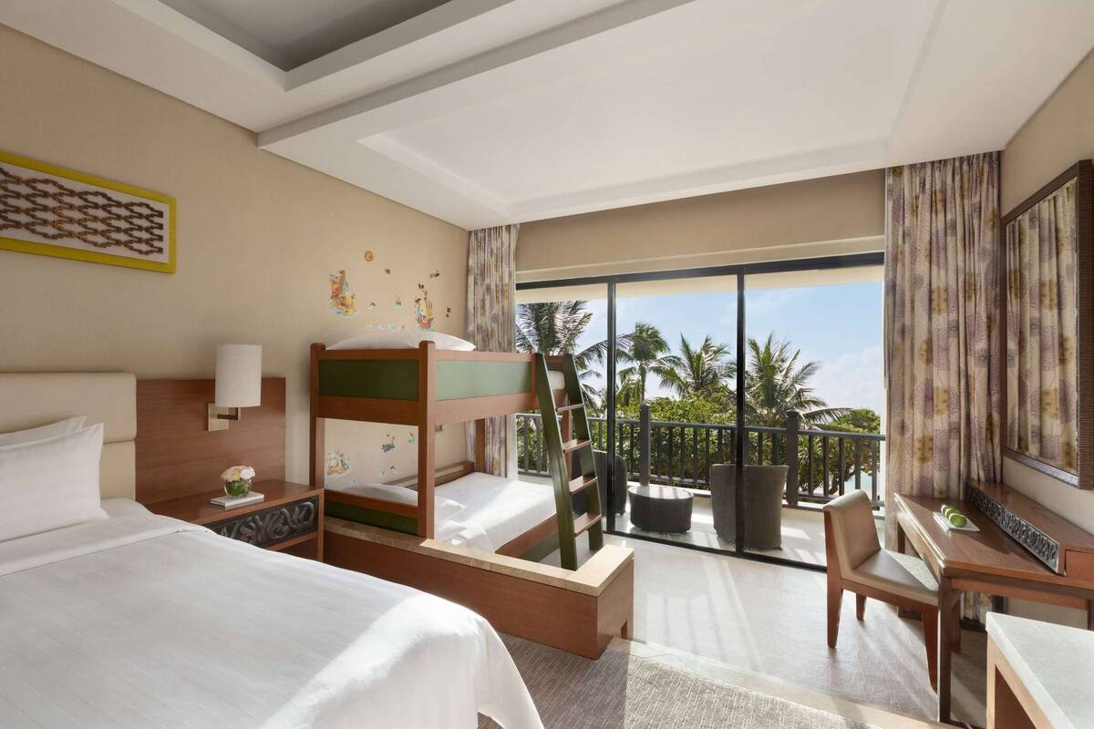 Junior Suite Family Room