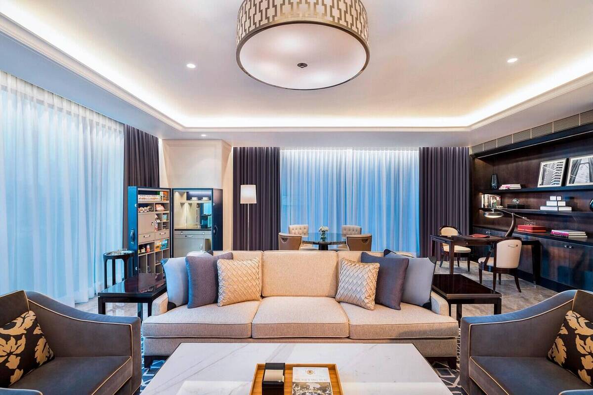 Caroline Astor Suite - Lake Gardens View