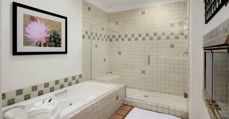Hacienda Zia Suite