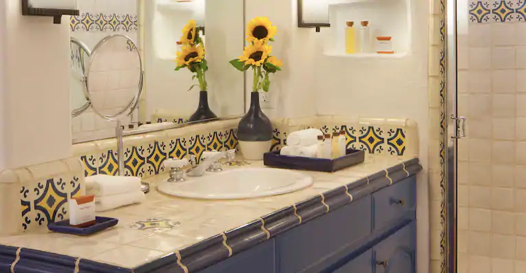 Vintage Casita King Room