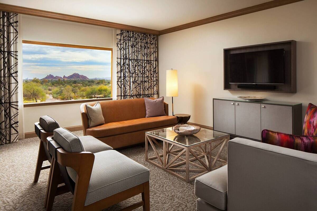 One Bedroom Suite Sofa Bed High Floor