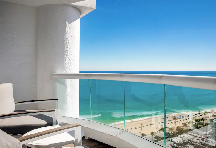 Junior Suite - Partial Ocean View
