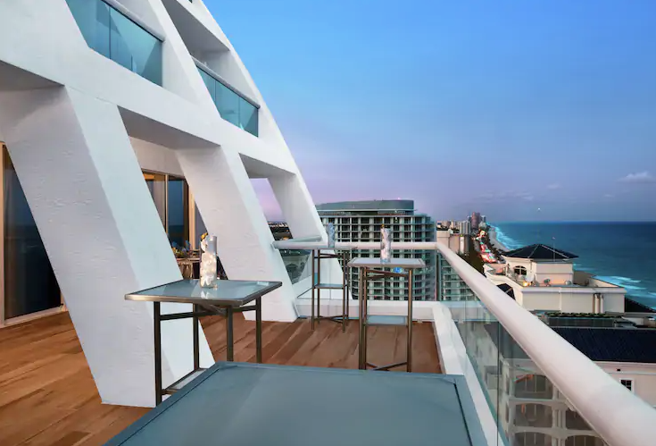 Three Bedroom Residence - Oceanfront View