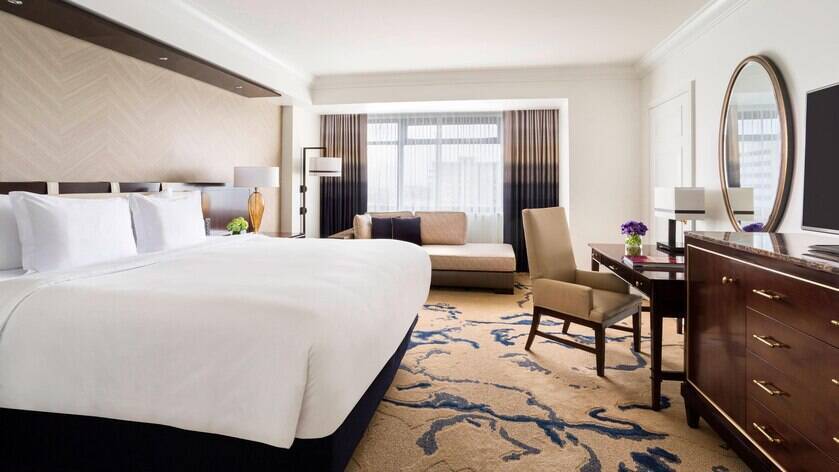 Deluxe King Room