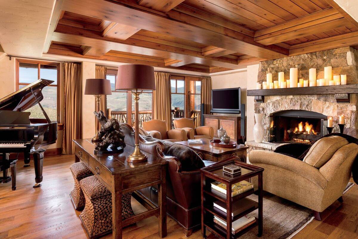 Three Bedroom Penthouse Suite - Fireplace and Balcony