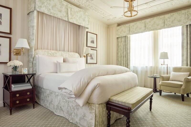 Superior Room - Queen Bed