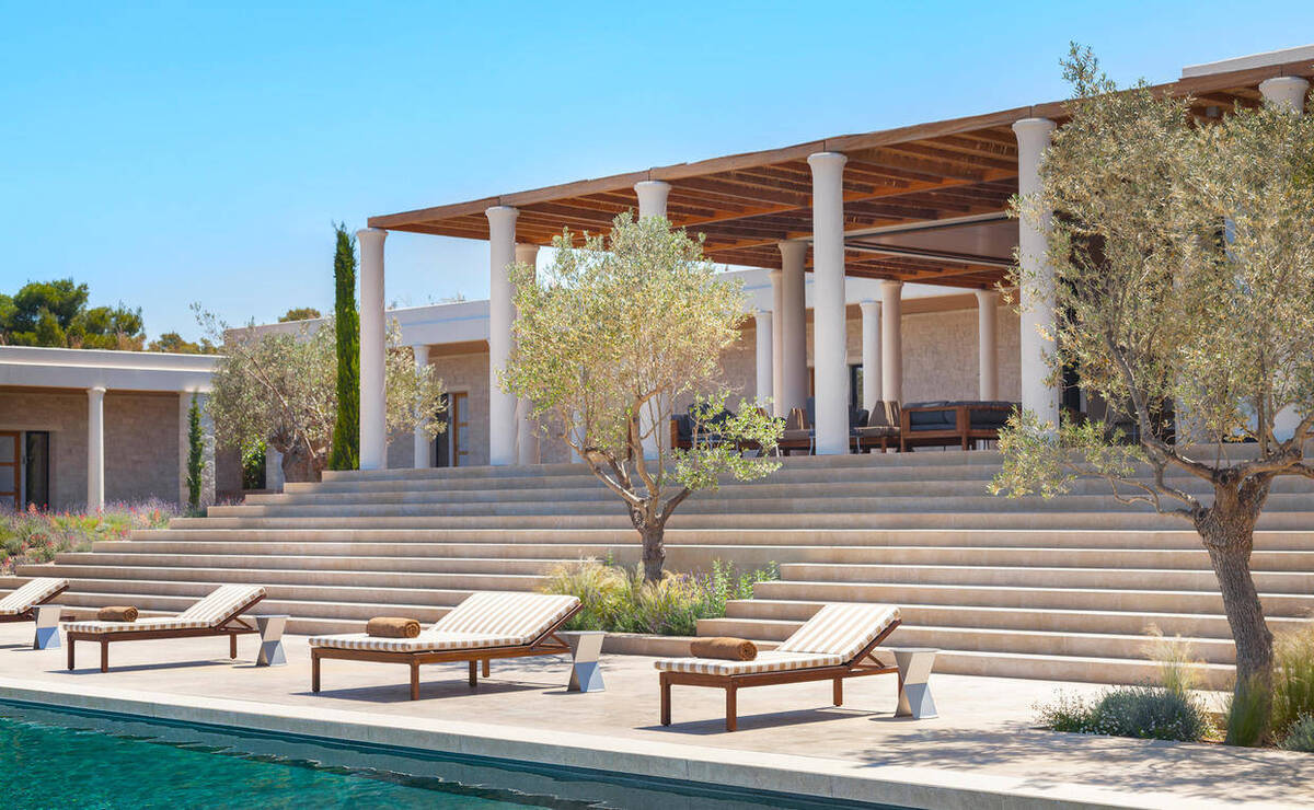Six Bedroom Villa