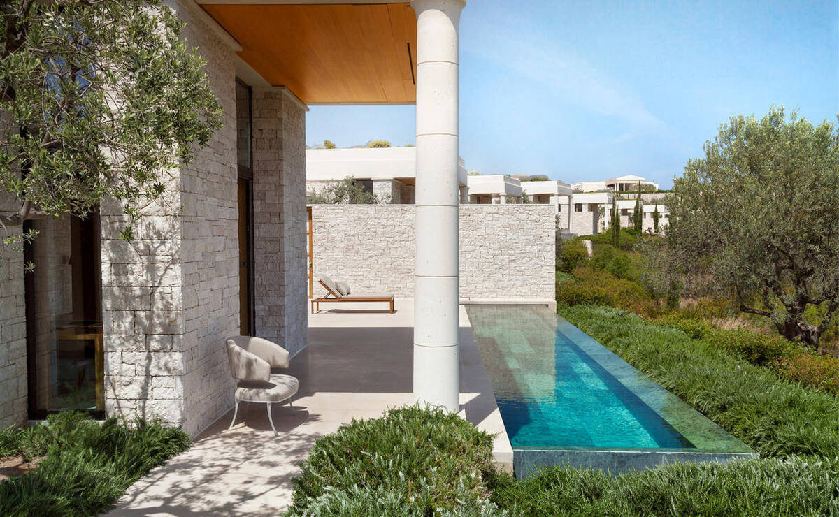 Deluxe Pool Pavilion