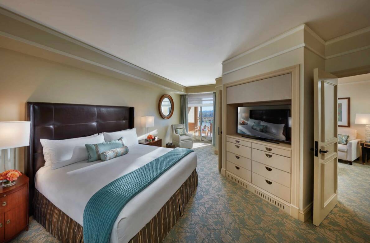 Deluxe Balcony One Bedroom Suite