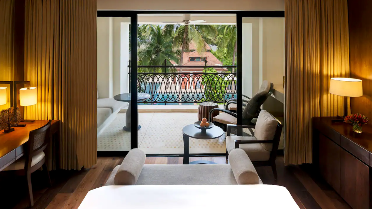 King Pool View Room