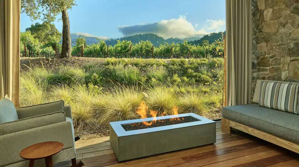 King Vineyard View ADA Shower Room