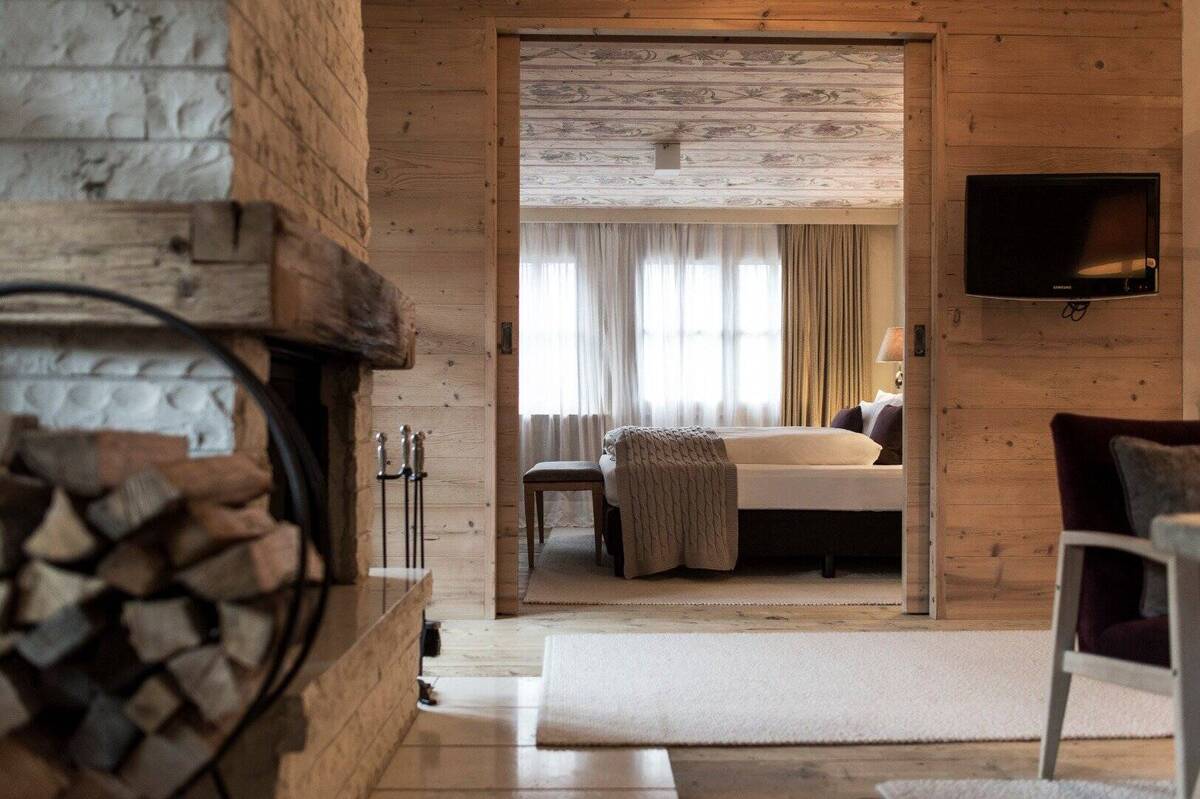 Deluxe King Suite