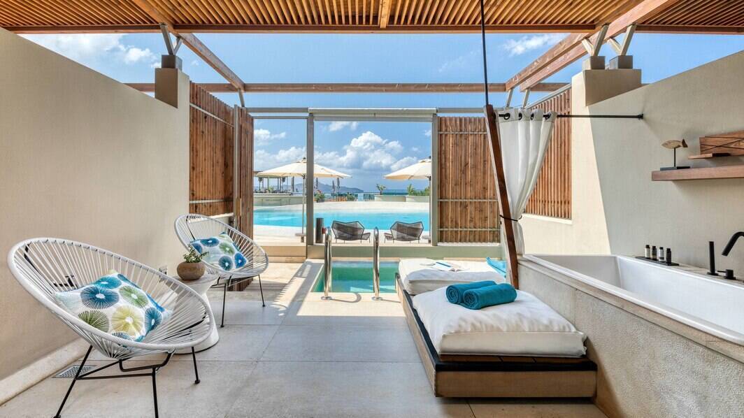 Upbeat Retreat Sea View, Plunge Pool Room