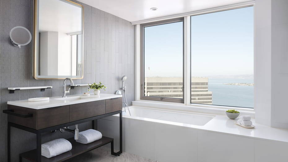 Bay View Corner Suite 