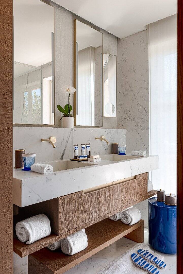 Courtyard Classic Room