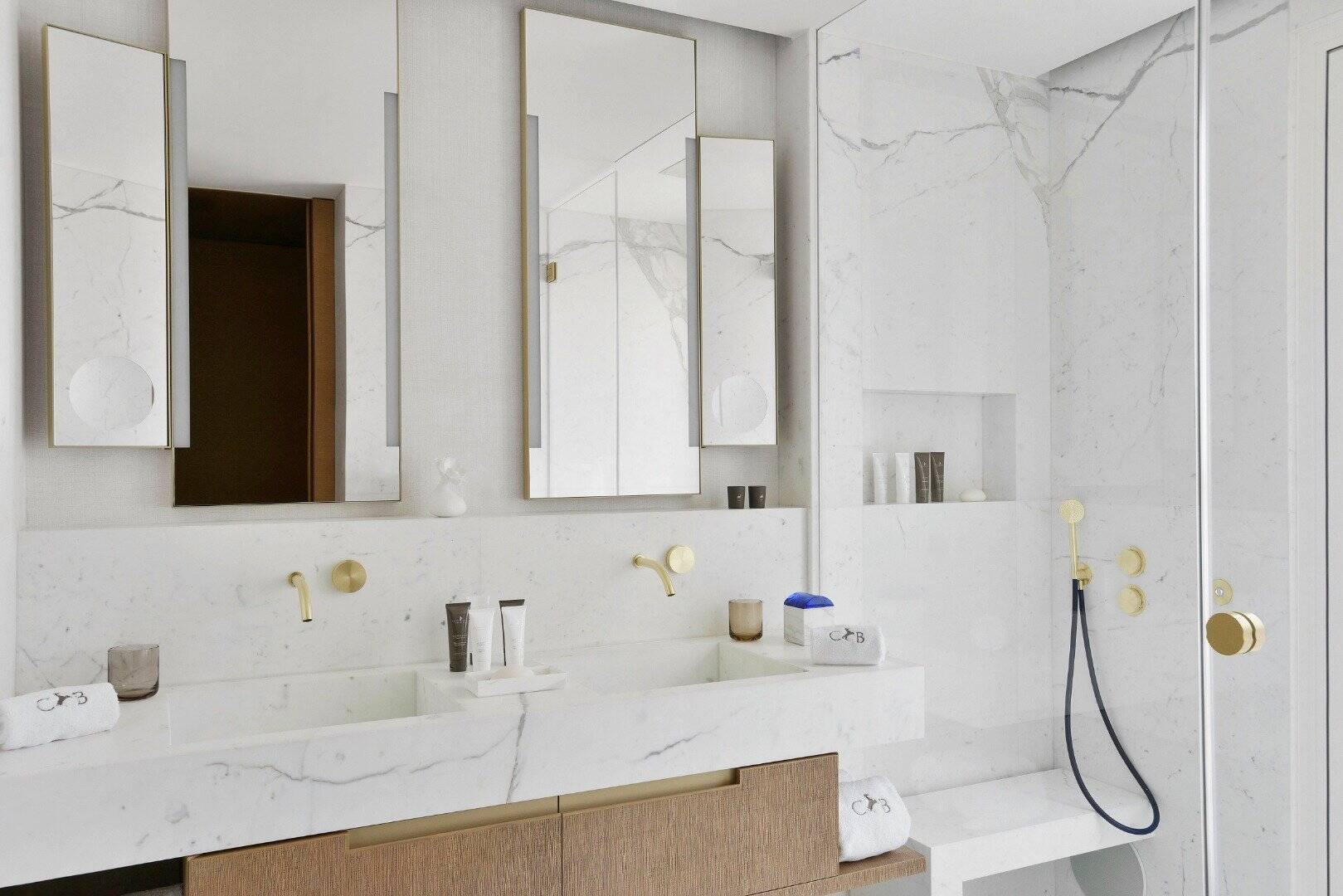 Courtyard Junior Suite