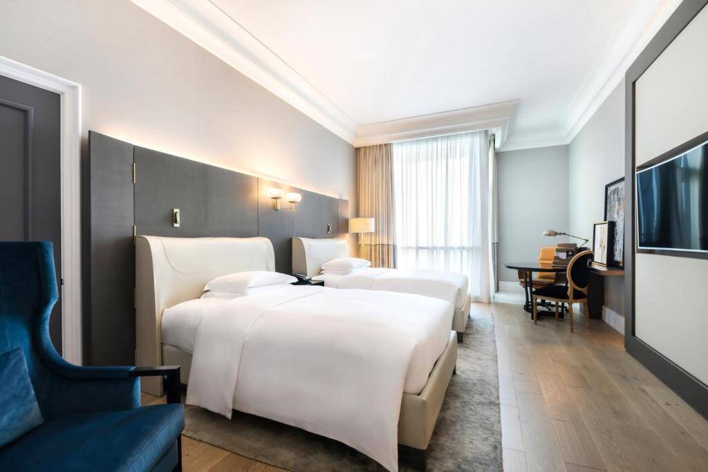 Deluxe Guest Room Twin