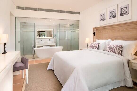 One Bedroom Suite - Garden View Balcony