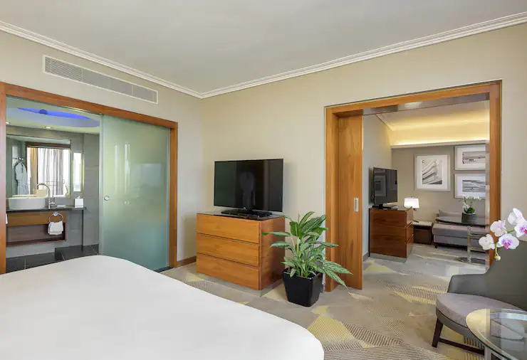 King Plaza Vista Suite with Sea View
