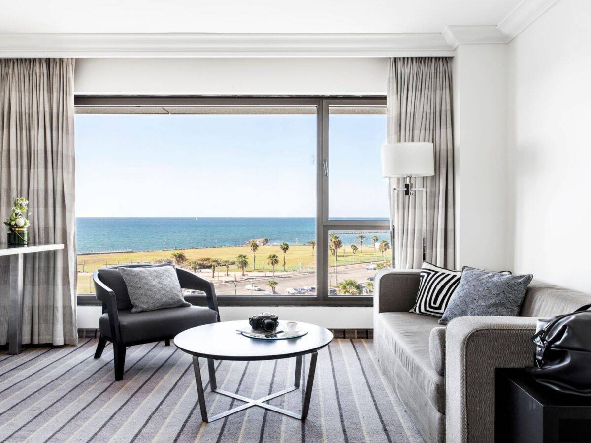 Corner Suite