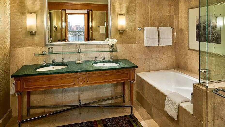 Four Seasons Executive King Suite