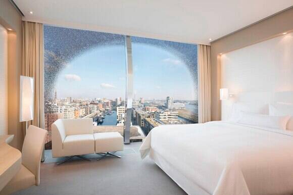 PREMIUM KING, CITY AND PARTIAL WATER VIEW ROOM