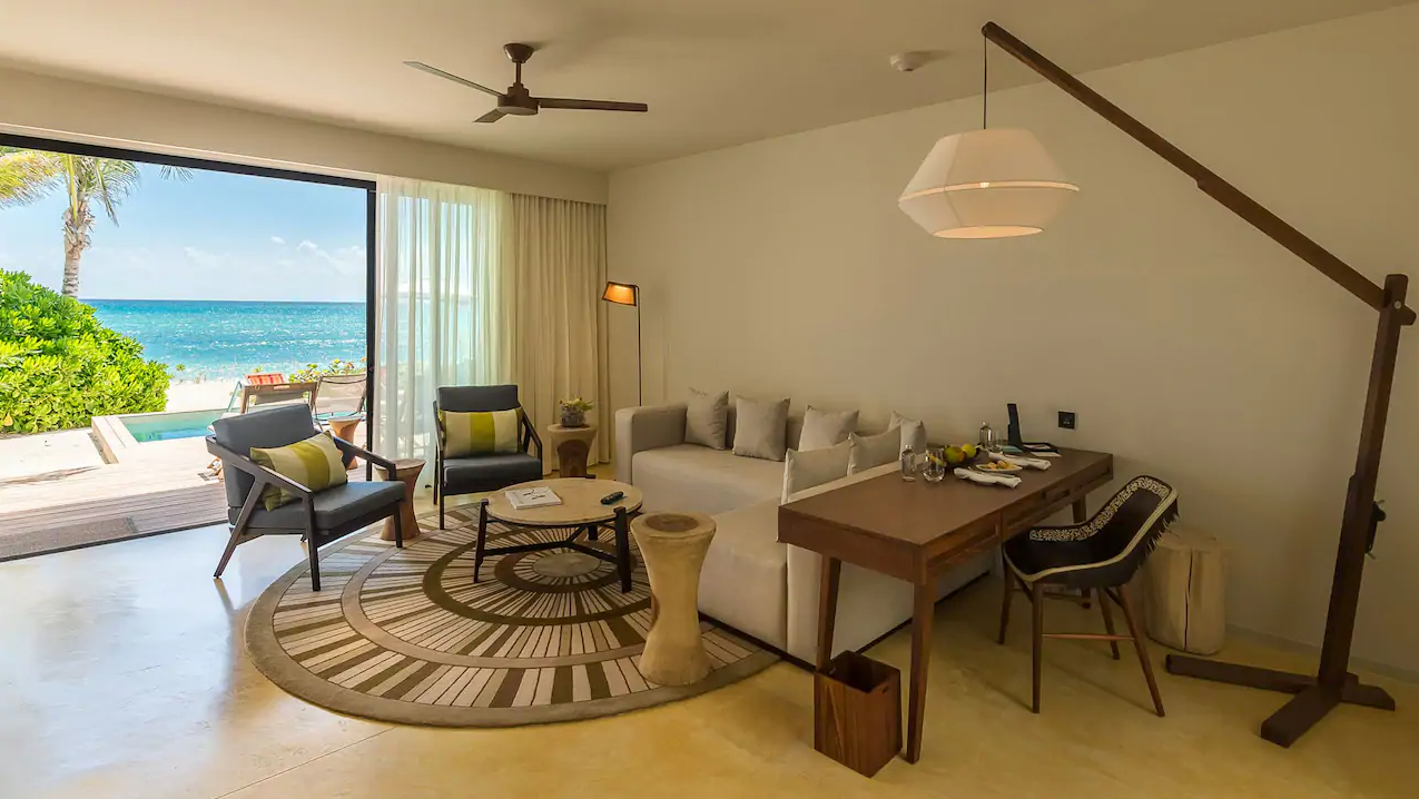 BEACH FRONT BI-LEVEL SUITE