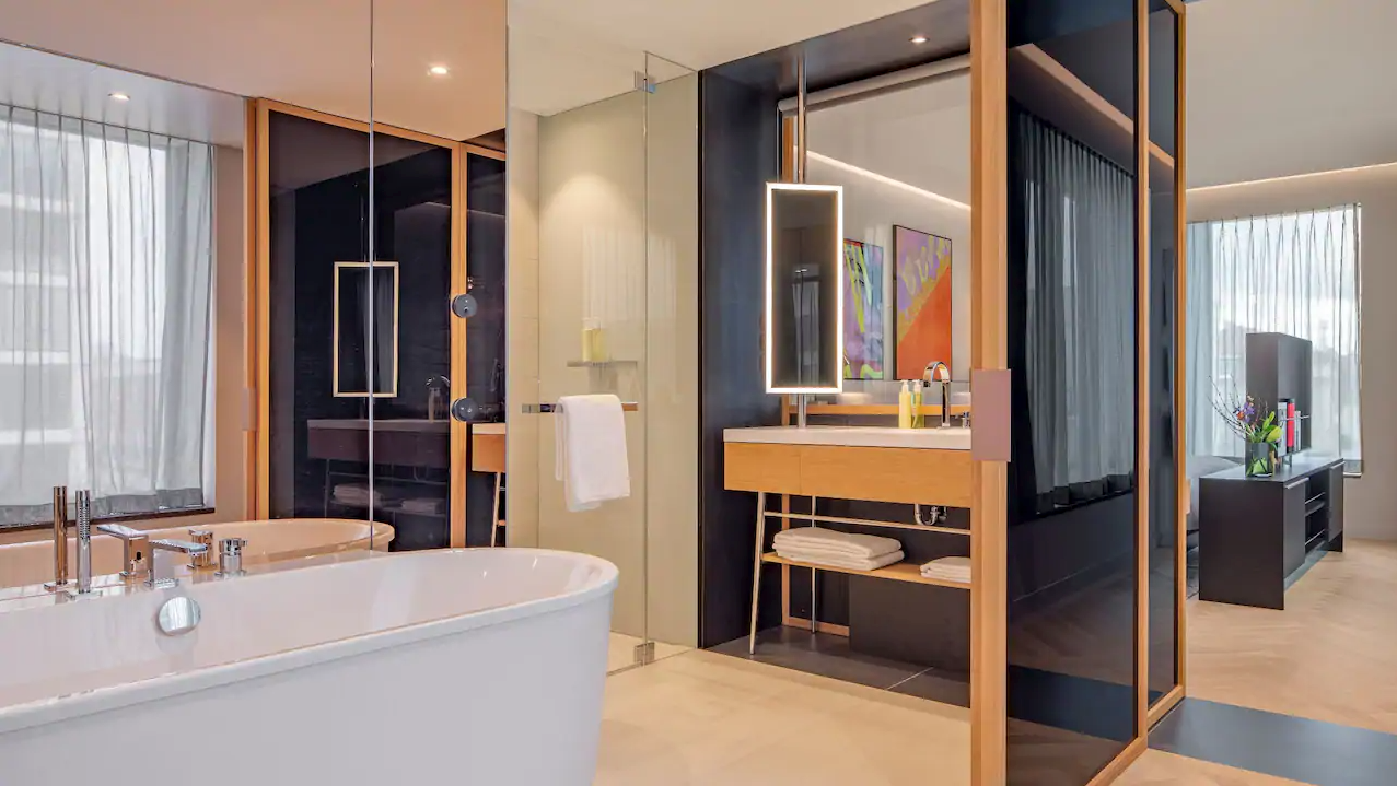 Andaz Suite