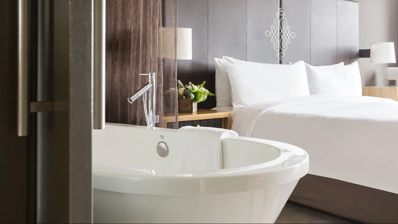 Andaz Junior Suite