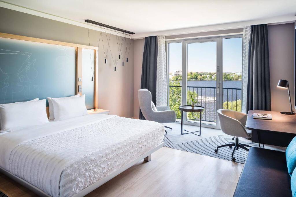 Executive Lake View King Alster View