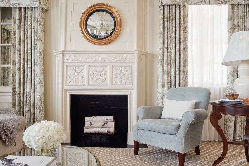 Luxury White House Junior Suite