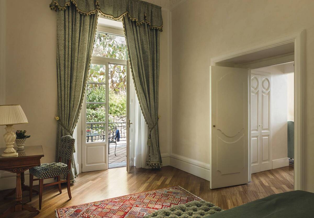 Villa Flora Family Room