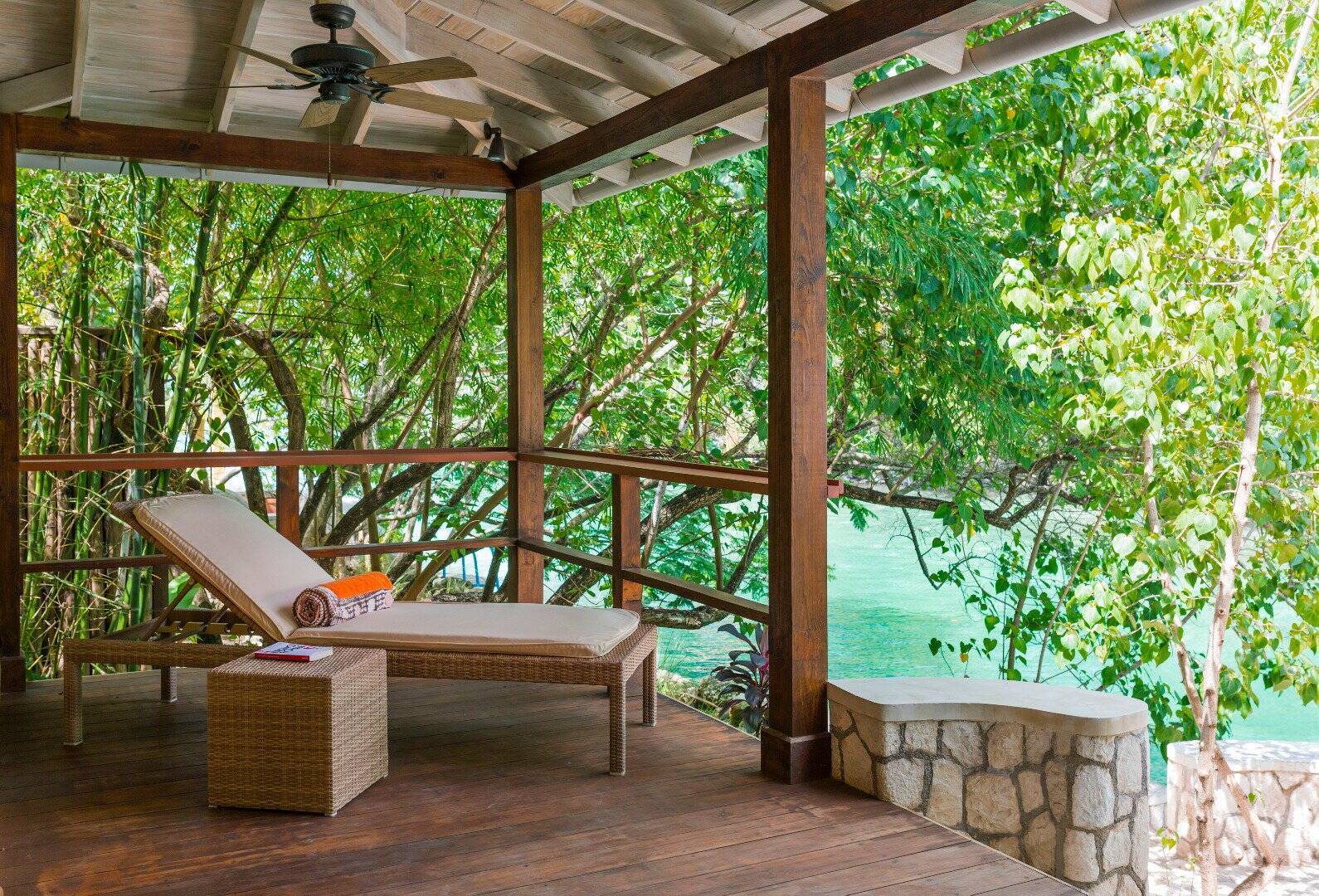 One Bedroom Lagoon Villa