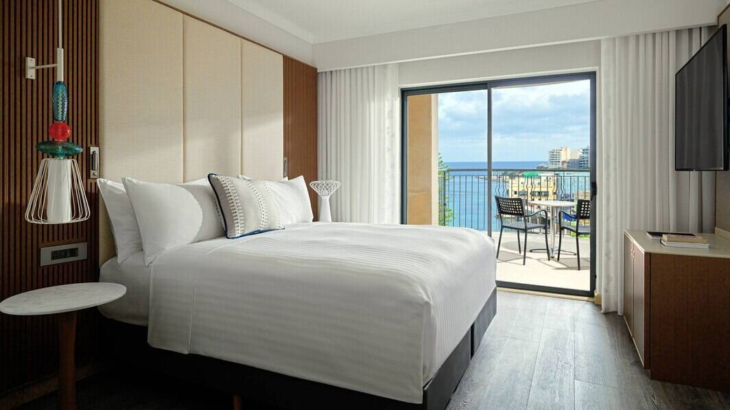 Junior Suite M Club Lounge Access King