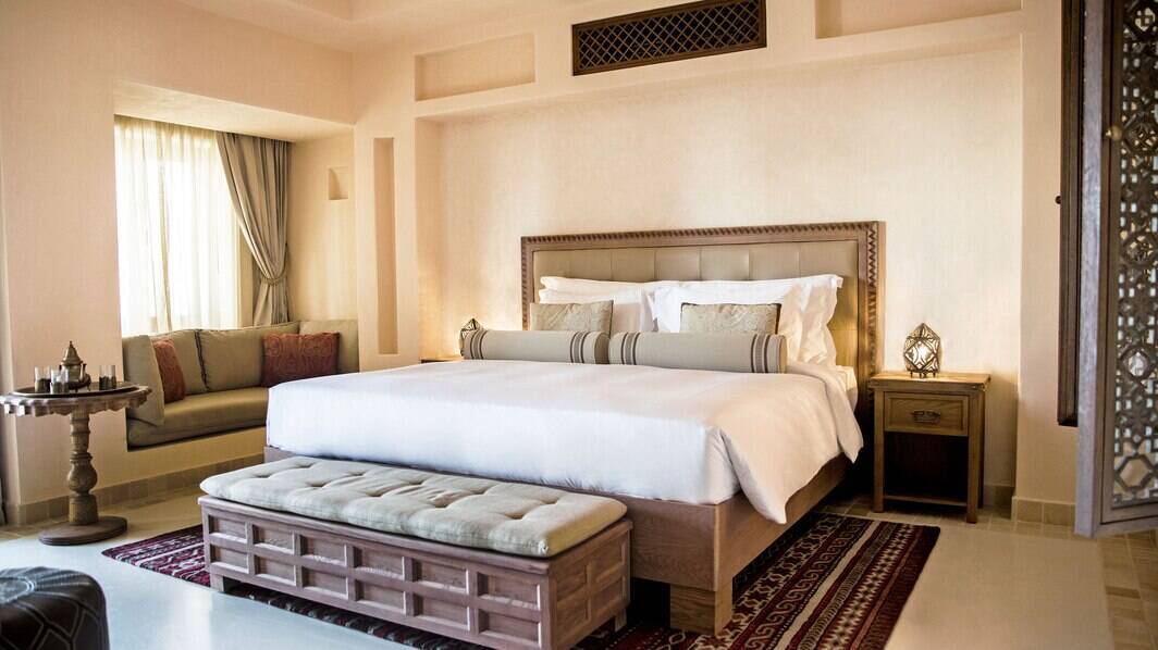 Deluxe Desert View King Room
