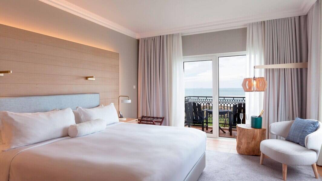 One Bedroom Suite - King Premium Oceanfront View