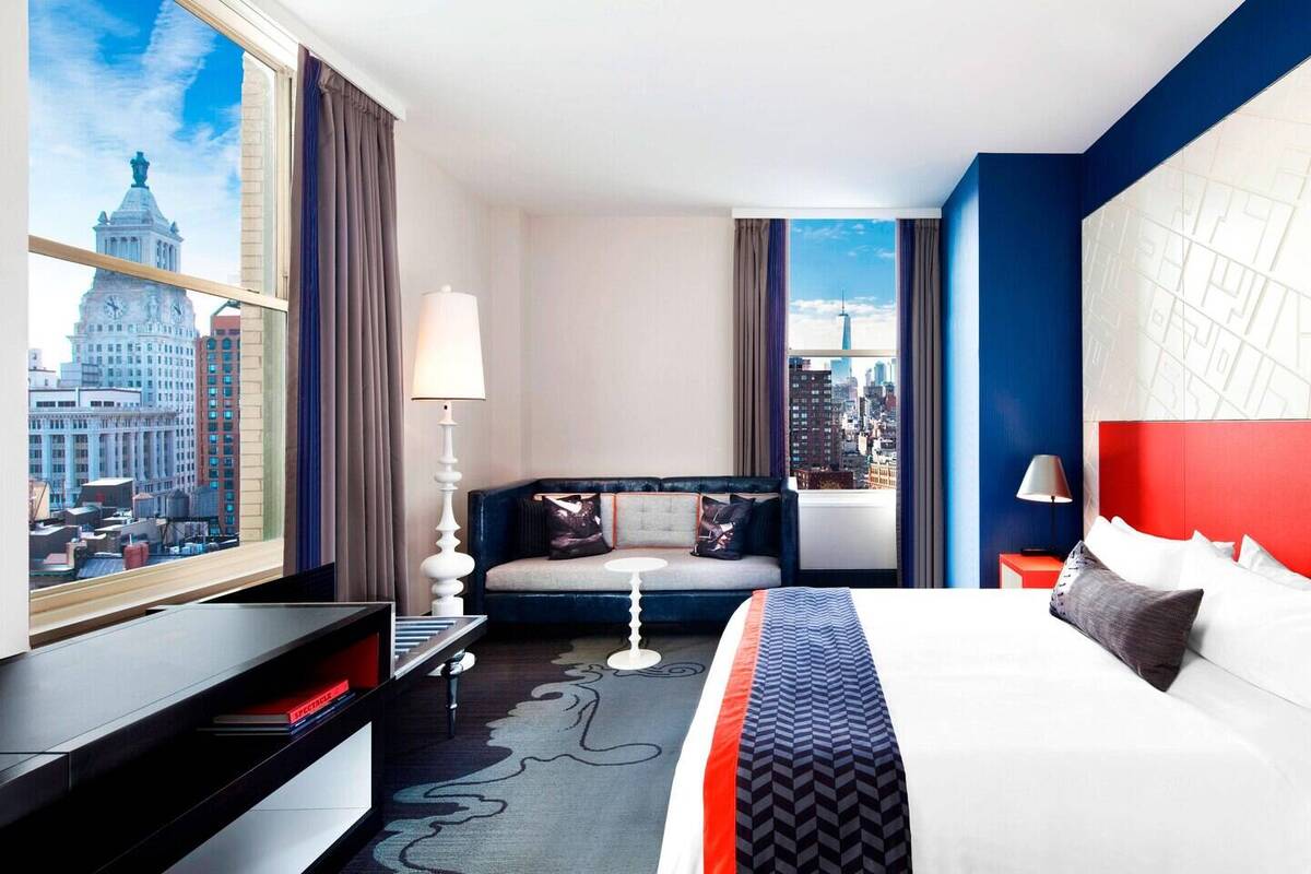 Premier Deluxe King Room Park View
