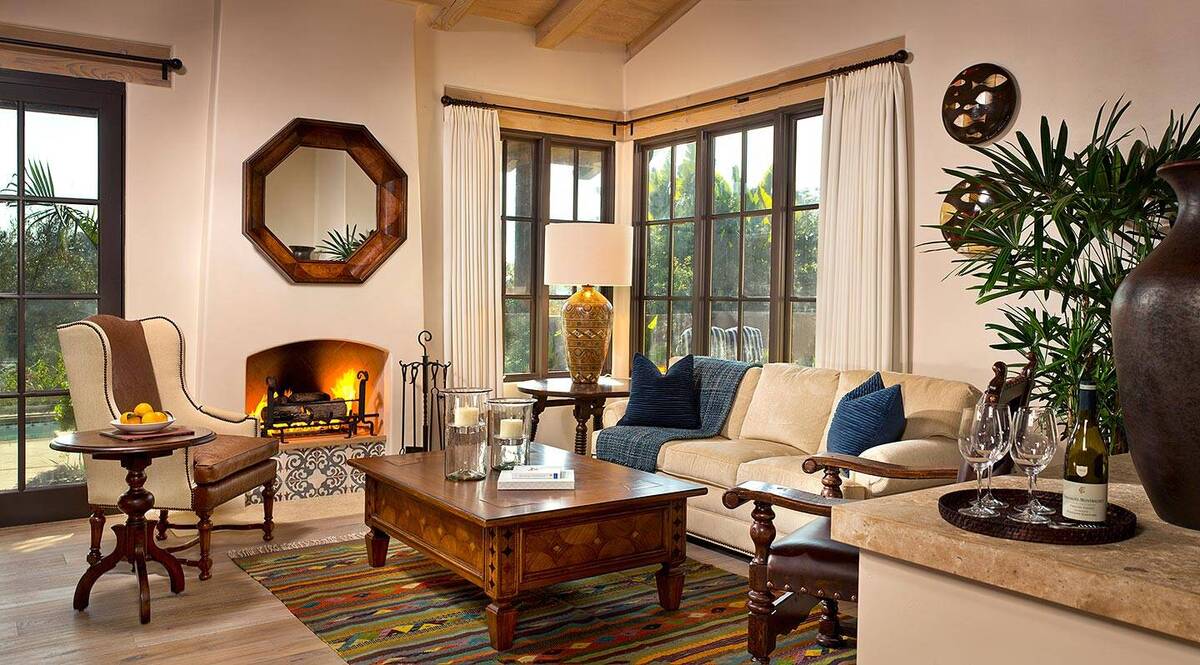Valencia One Bedroom King Suite