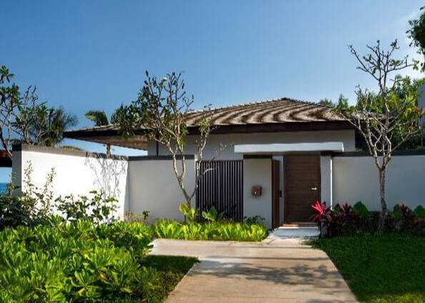 Beachfront Pool Villa - King Bed