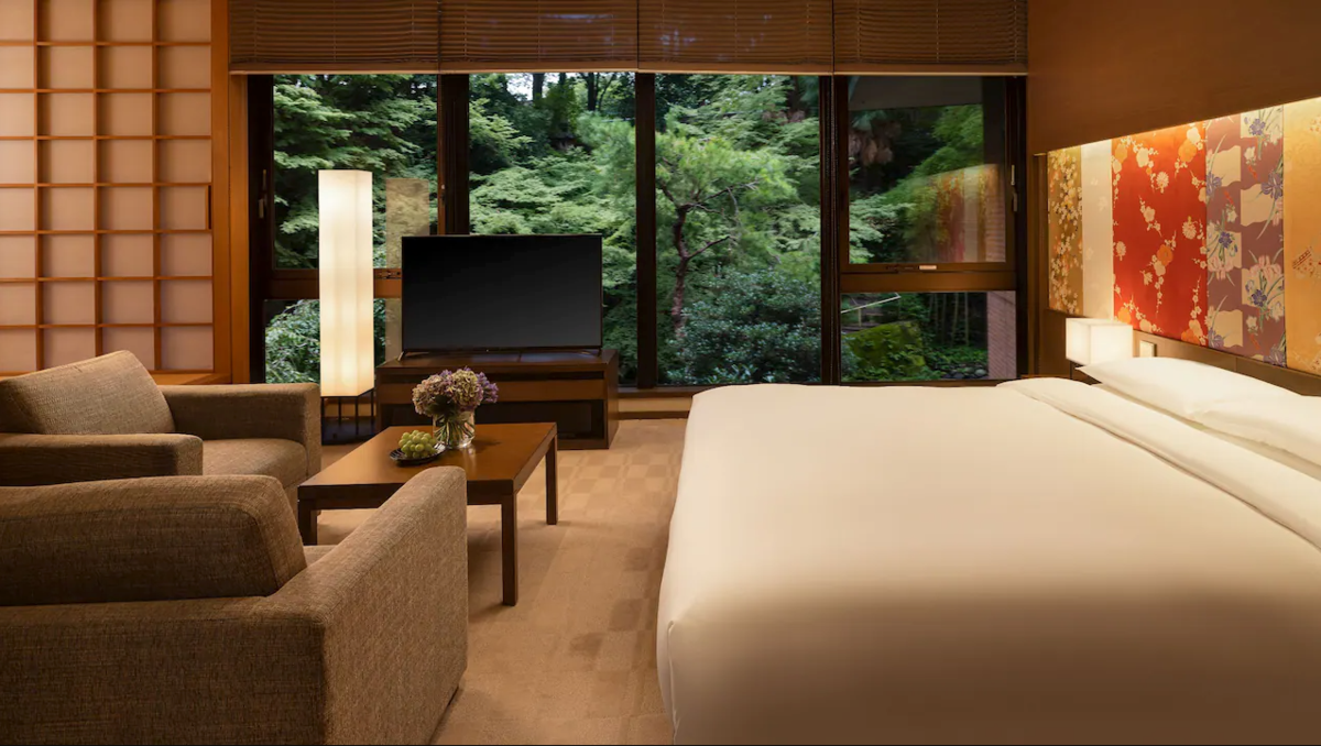 Regency Executive King Suite
