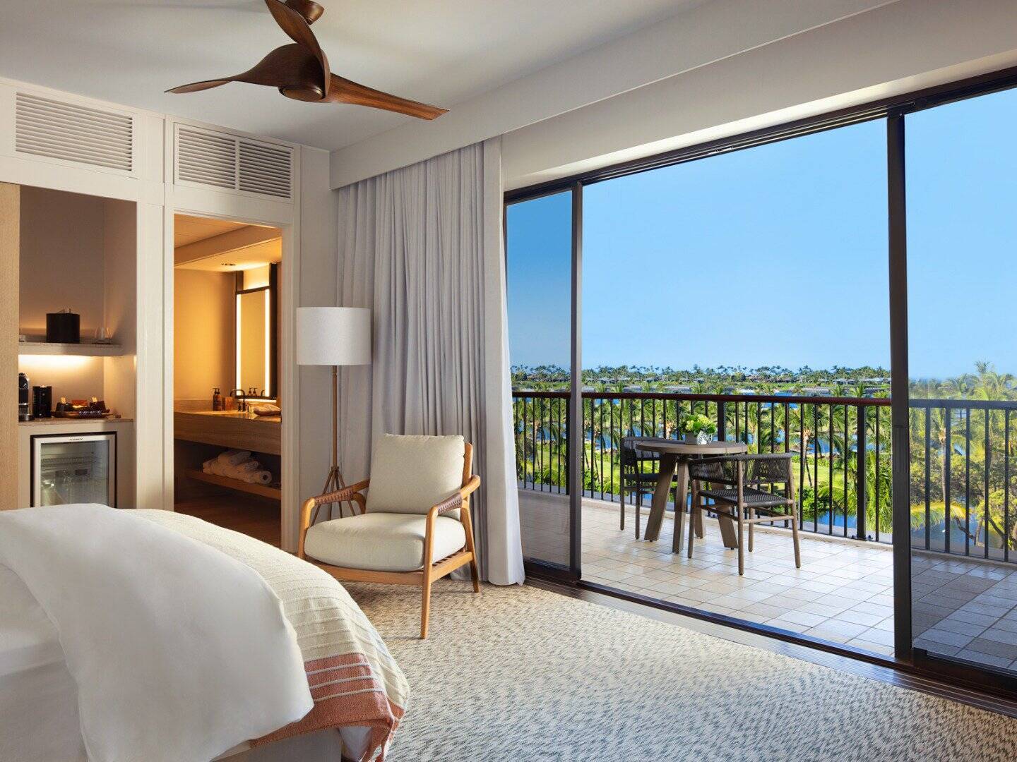 Ocean View Deluxe King Room ADA Hearing Accessible