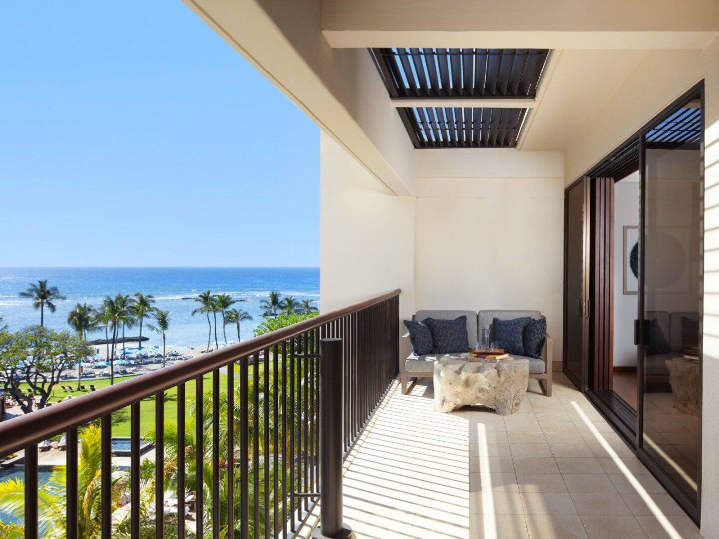 Ocean View Deluxe King Suite