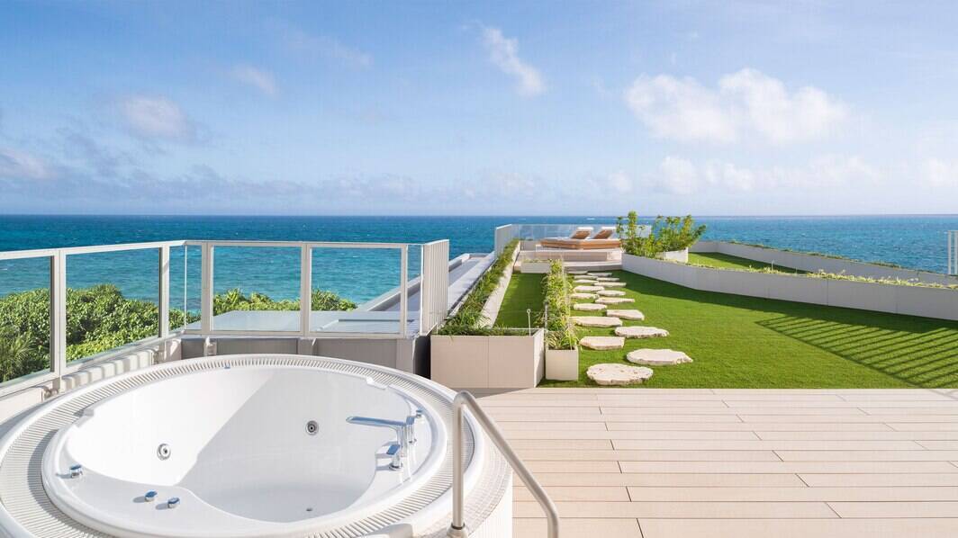 Presidential Suite Oceanfront Balcony Whirlpool