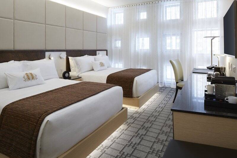 Deluxe Double Queen Room