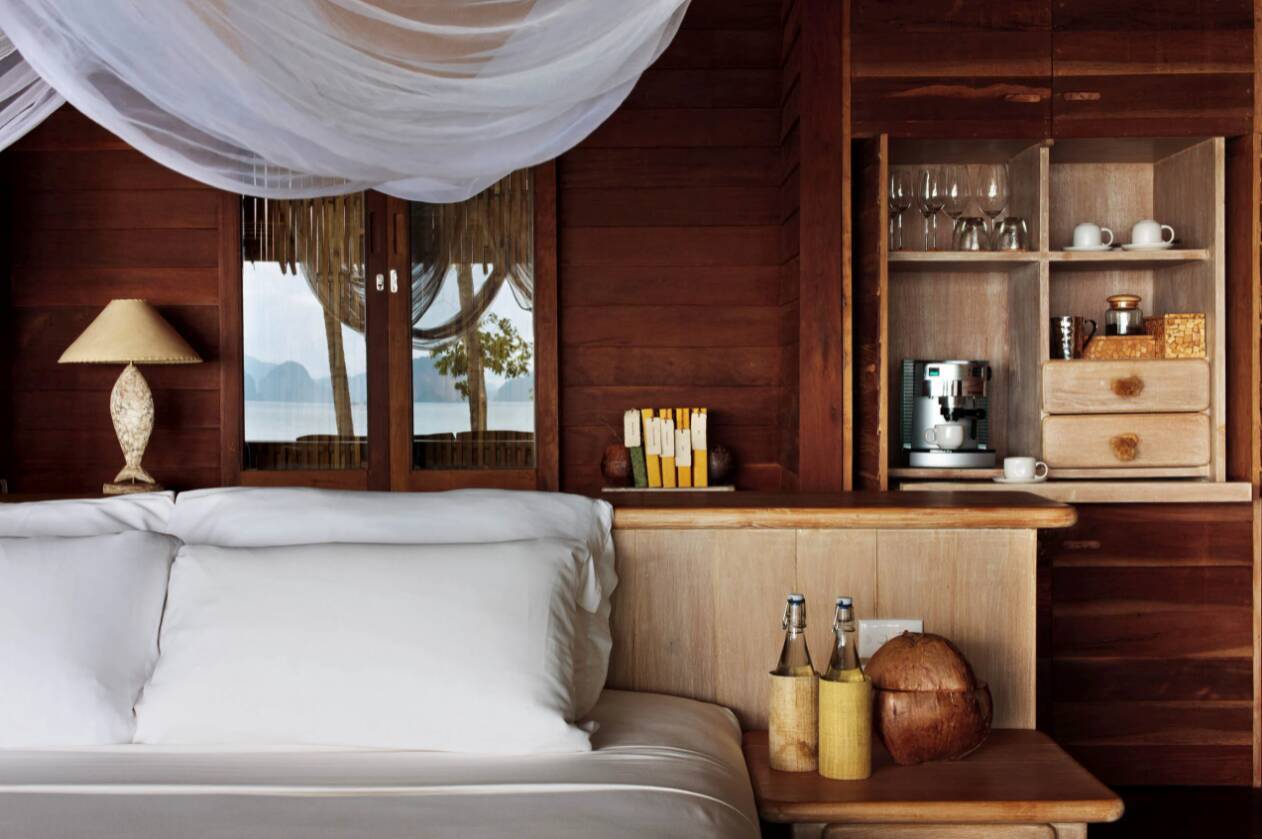 Beachfront Pool Villa Suite