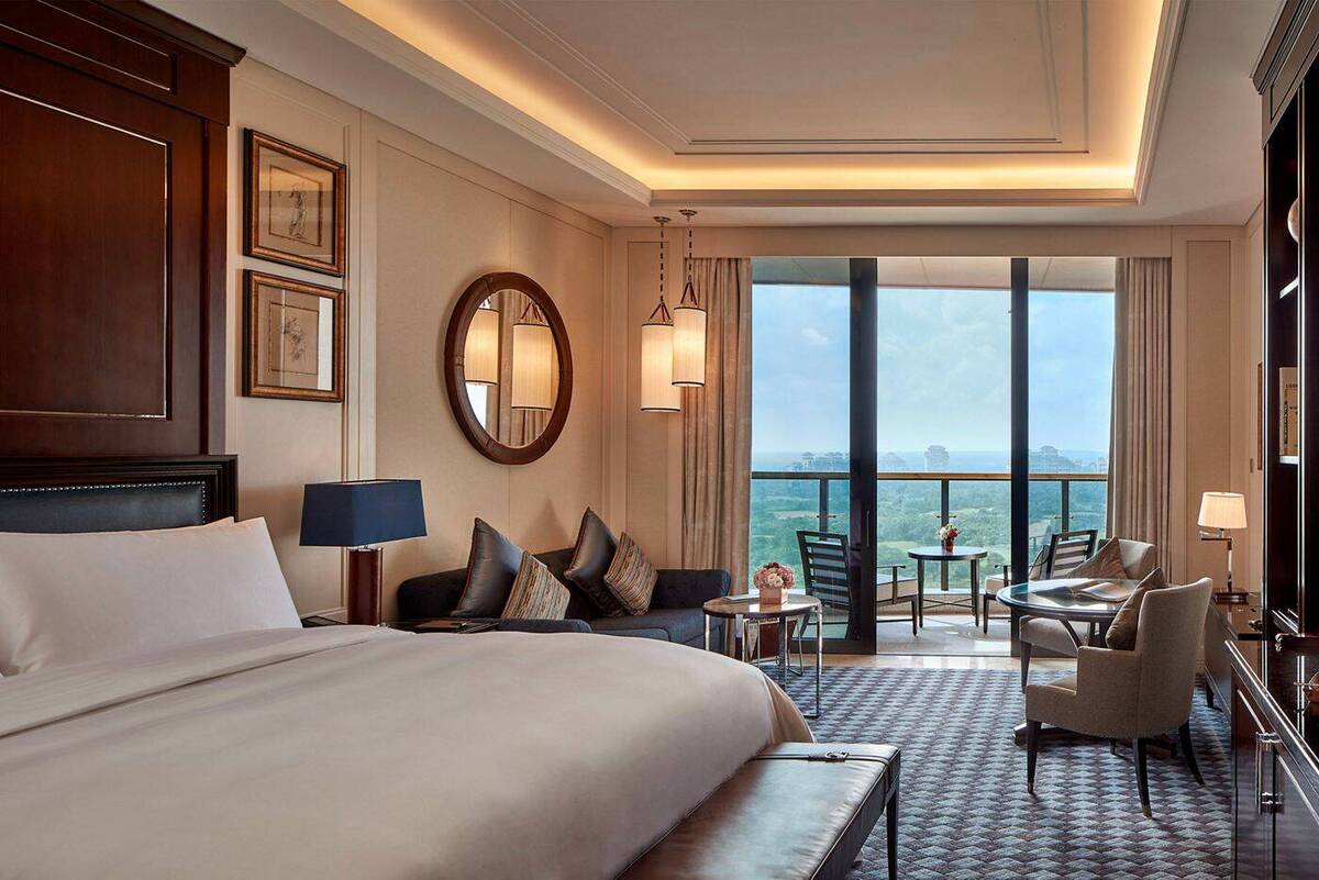 Deluxe Golf View King Room