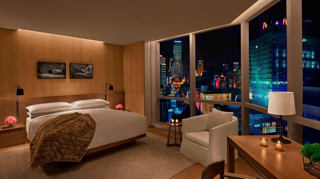 KING GUEST ROOM, CITY VIEW