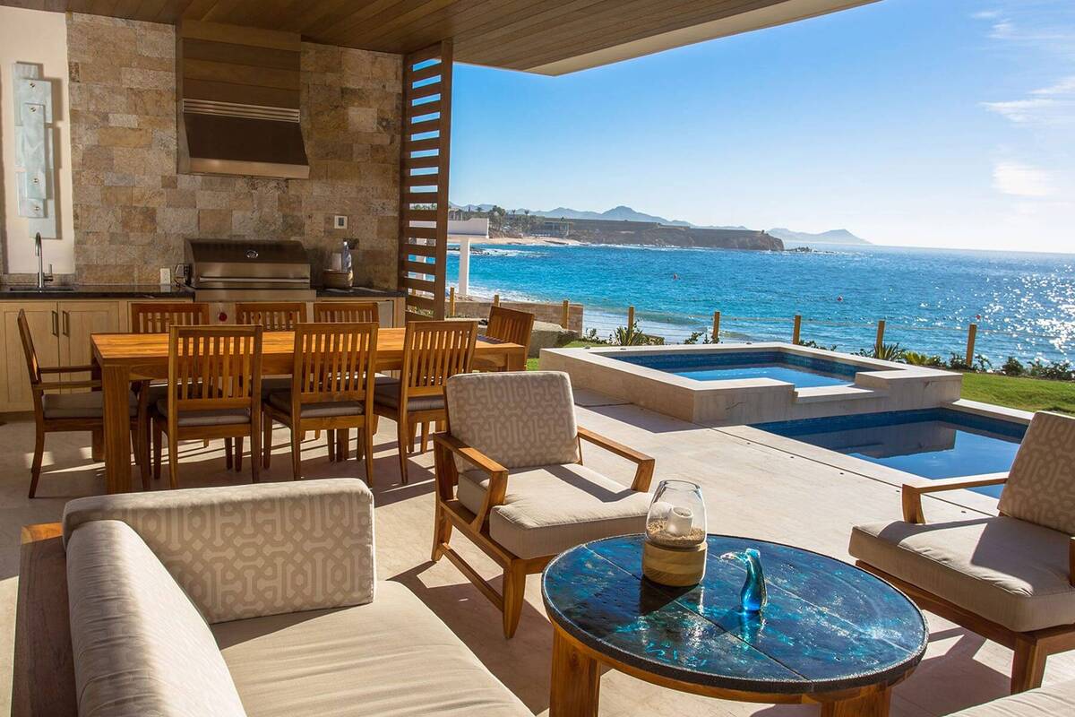Four Bedroom Oceanfront Villa with Pool